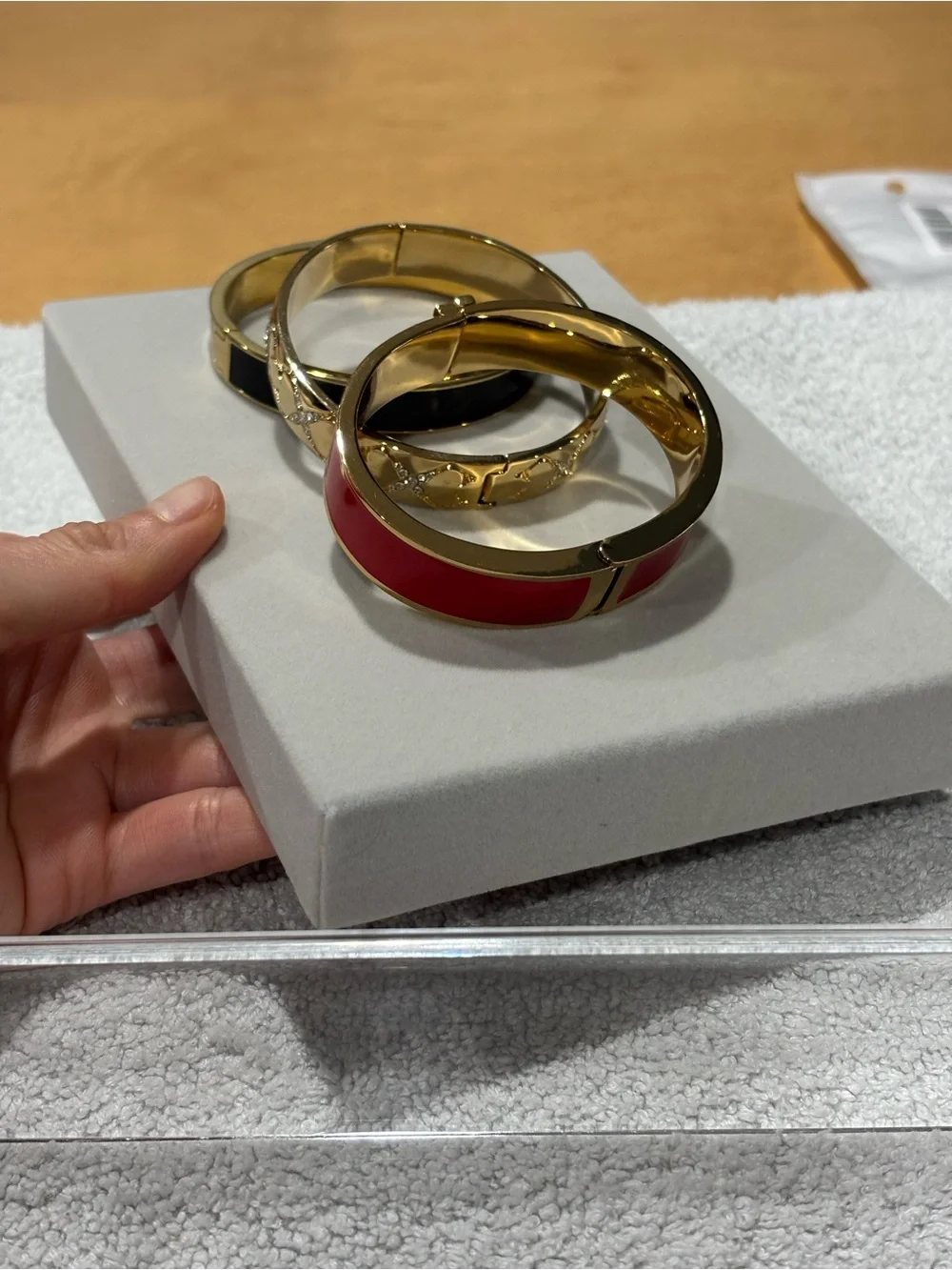 Lot of 3 kate spade and Tory Burch bangles - Picture 5 of 15